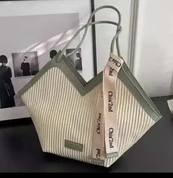 Women’s Large Tote Shoulder Bag